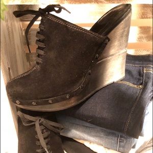 NWOT DVF Black Suede Wedge Mule Clog size 8